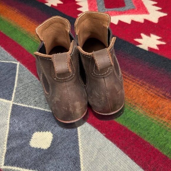 chocolate brown sustainable leather Chelsea boots/ blundstone-style boots - Picture 2 of 5